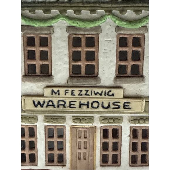 Vintage Dept 56 Dickens Village Series A Christmas Carol Fezziwig Warehouse Read - Picture 2 of 12